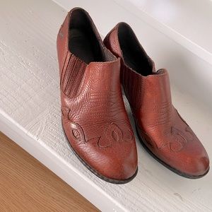 Born women’s leather ankle booties